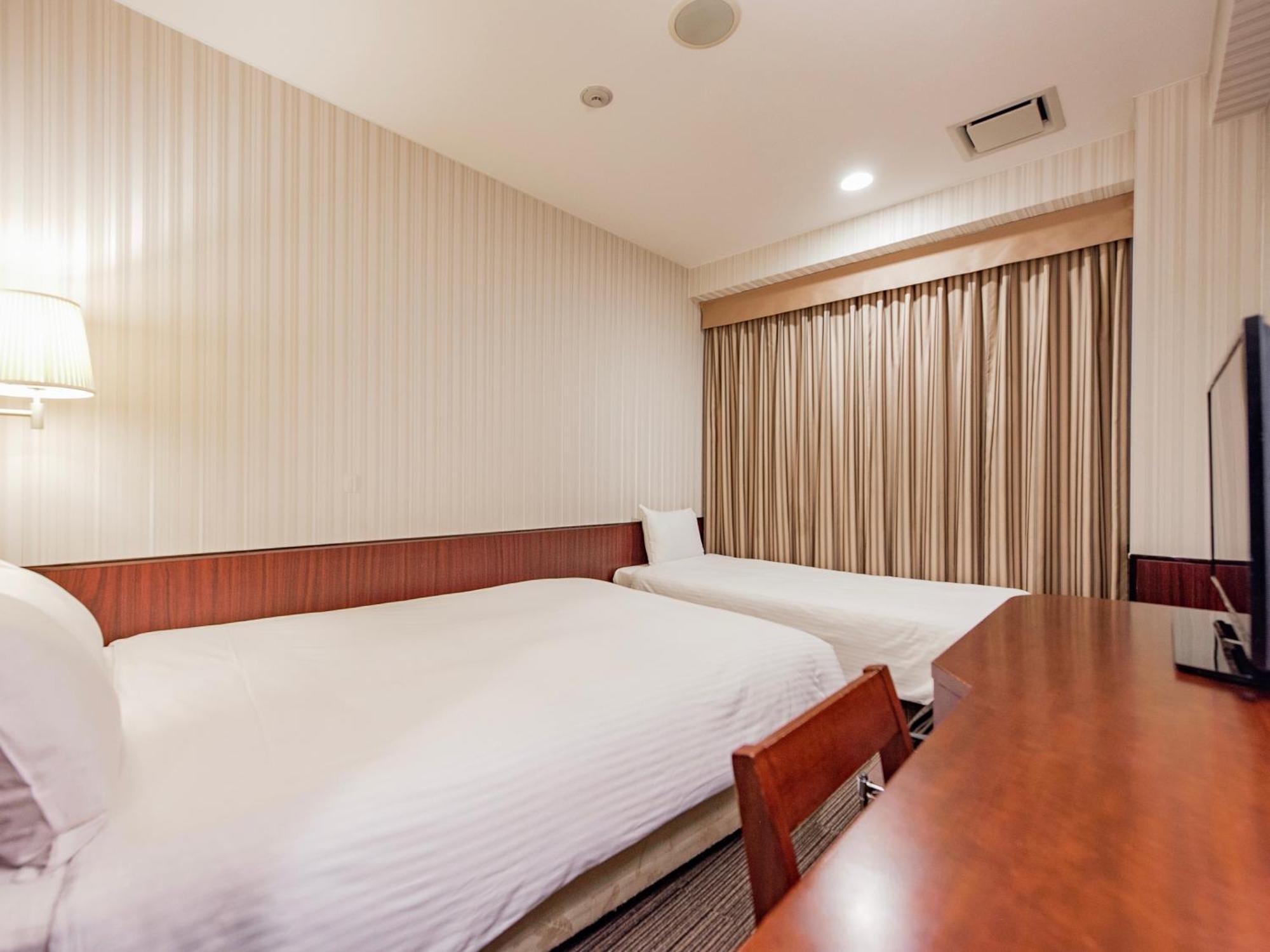 Hotel Hillarys Osaka Quarto foto