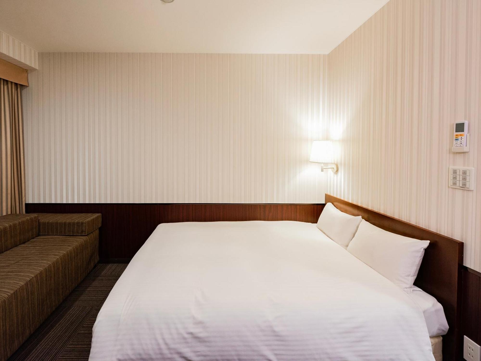 Hotel Hillarys Osaka Quarto foto